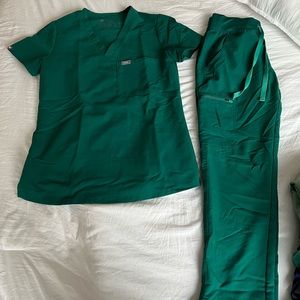 Figs Hunter green top/straight leg pants